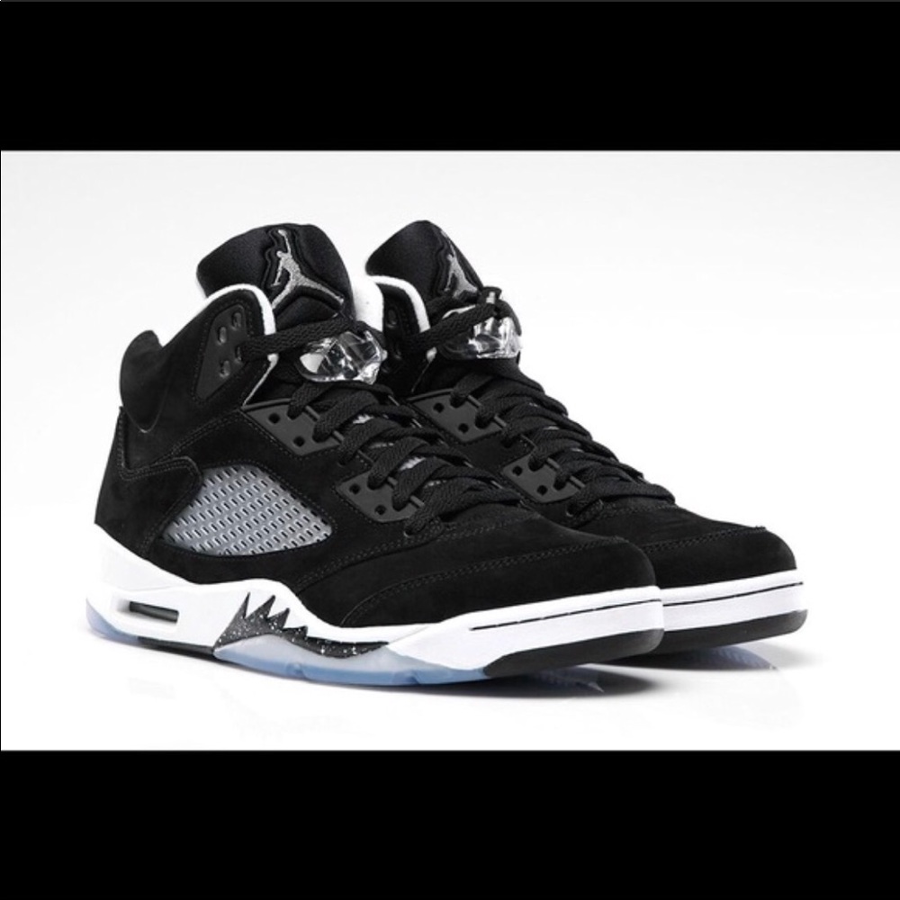 AUTHENTIC Men’s Oreo 5 Jordan’s Size 8.5